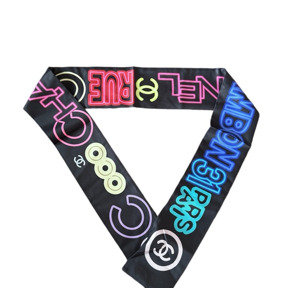 Accessories - Luxury Black Multicolor Logo 100% Silk Twilly Scarf